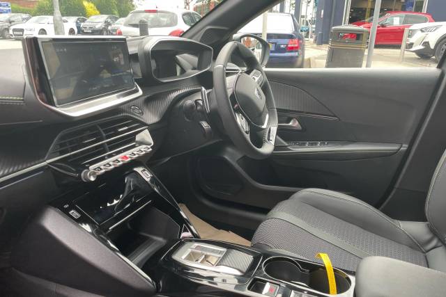 2025 Peugeot 208 1.2 Hybrid 136 GT 5dr e-DSC6