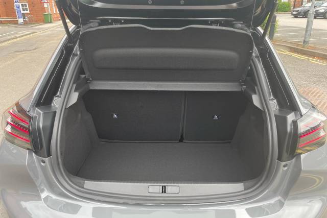 2025 Peugeot 208 1.2 Hybrid 136 GT 5dr e-DSC6