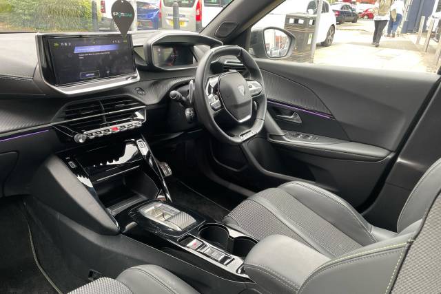 2024 Peugeot 2008 1.2 Hybrid 136 GT 5dr e-DSC6