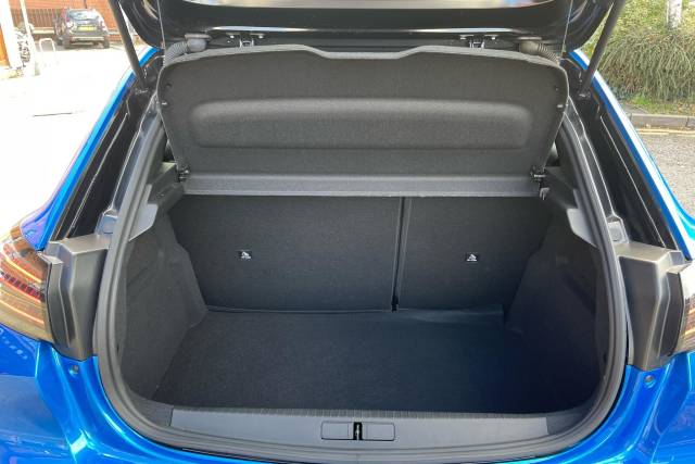 2024 Peugeot 208 1.2 Hybrid 100 GT 5dr e-DSC6