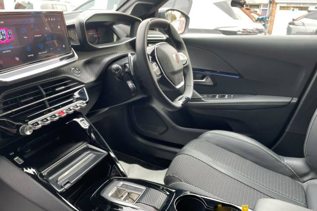 2024 Peugeot 208 1.2 Hybrid 136 GT 5dr e-DSC6