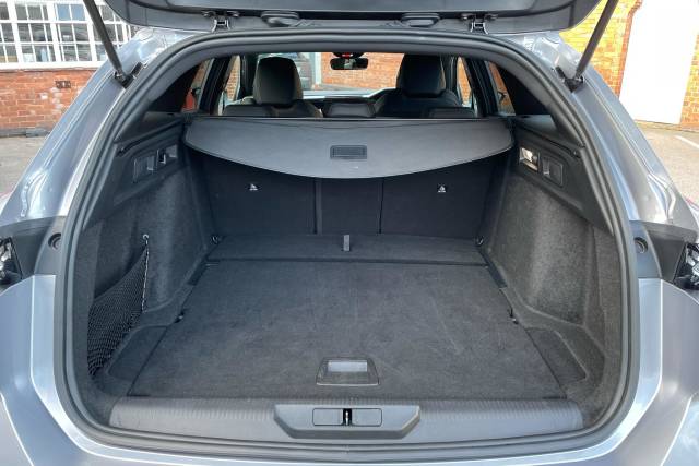 2025 Peugeot 308 SW 1.2 Hybrid 136 GT 5dr e-DSC6