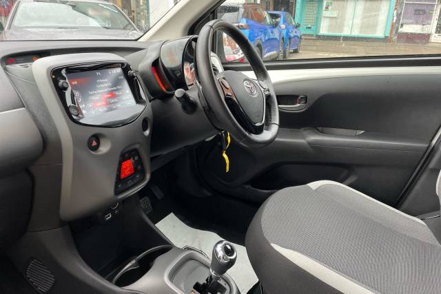 2020 Toyota Aygo 1.0 VVT-i X-Trend TSS 5dr x-shift