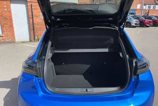 2025 Peugeot 208 1.2 Hybrid 145 GT Premium 5dr e-DSC6
