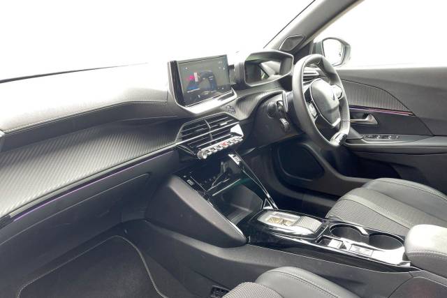 2025 Peugeot 2008 1.2 Hybrid 136 GT 5dr e-DSC6