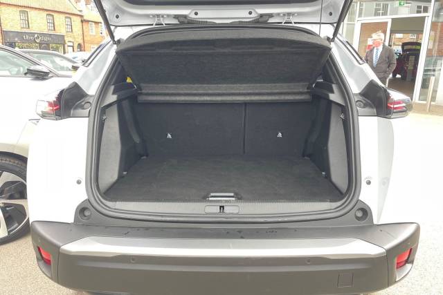 2025 Peugeot 2008 1.2 Hybrid 136 GT 5dr e-DSC6