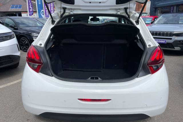 2018 Peugeot 208 1.2 PureTech Allure Premium 5dr