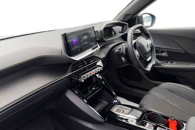 2025 Peugeot 2008 1.2 Hybrid 136 GT 5dr e-DSC6
