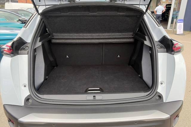 2025 Peugeot 2008 1.2 Hybrid 136 GT 5dr e-DSC6