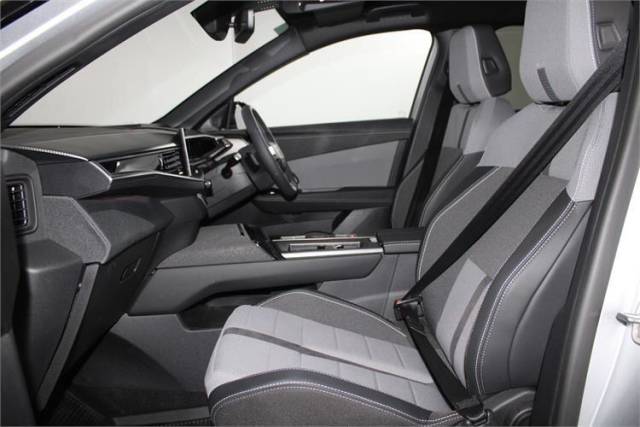 2025 Vauxhall Grandland 1.2 Hybrid [136] Ultimate 5dr e-DCT6 [Pan Roof]