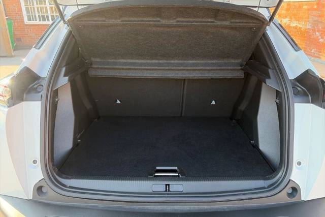2025 Peugeot 2008 1.2 Hybrid 145 GT 5dr e-DSC6