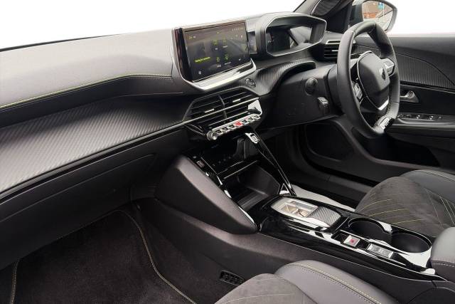 2026 Peugeot 2008 1.2 Hybrid 145 GT Premium 5dr e-DSC6