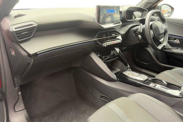 2025 Peugeot 2008 1.2 Hybrid 136 GT 5dr e-DSC6