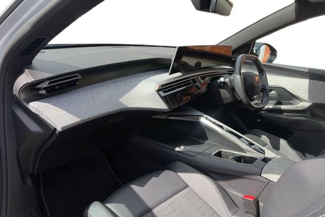 2025 Peugeot 3008 1.2 Hybrid 145 GT 5dr e-DSC6